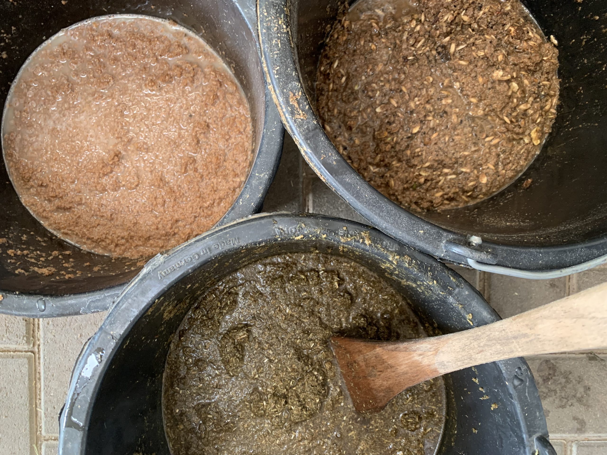 Heucobs, Mash und Weizenkleie als Matscchfutter